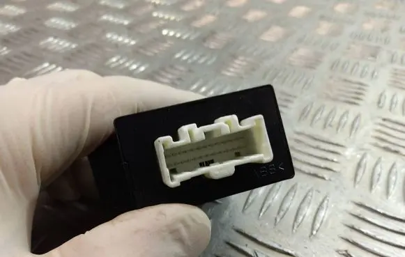 Mazda 6 Light relay GS1G67890A