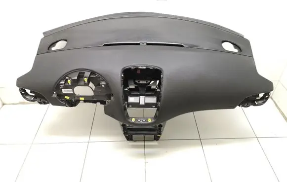 Peugeot 207 Dashboard FR50086577