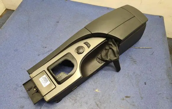 BMW 5 E60 E61 Center console 