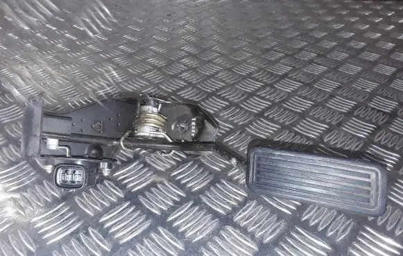 Toyota Corolla E140 E150 Accelerator throttle pedal 7811135030
