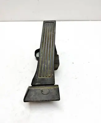 Hyundai Tucson TL Accelerator throttle pedal D78