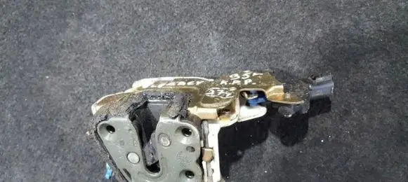 Subaru Legacy Front door lock