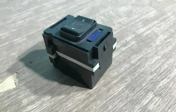 Jaguar XJ X300 Electric window control switch DBC12338 TRW