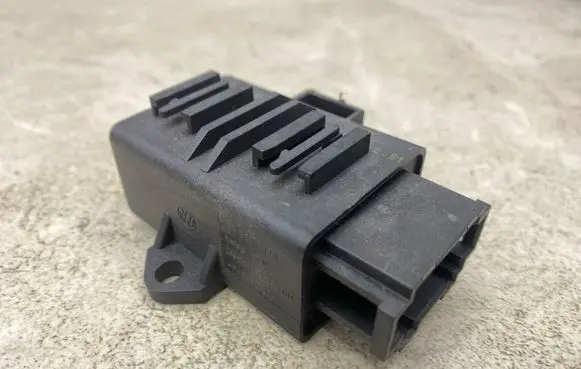 Volkswagen PASSAT B6 Seat heating relay 1Z0959772B