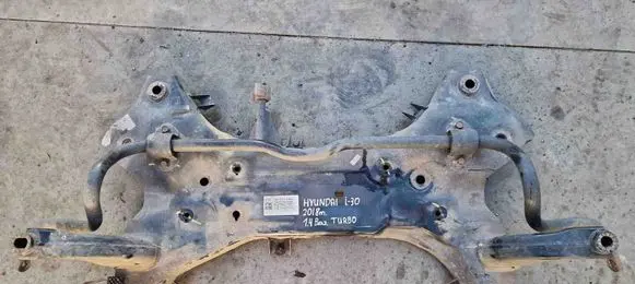 Hyundai i30 Front subframe 62401G4AA0