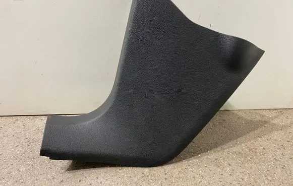 Foot area side trim