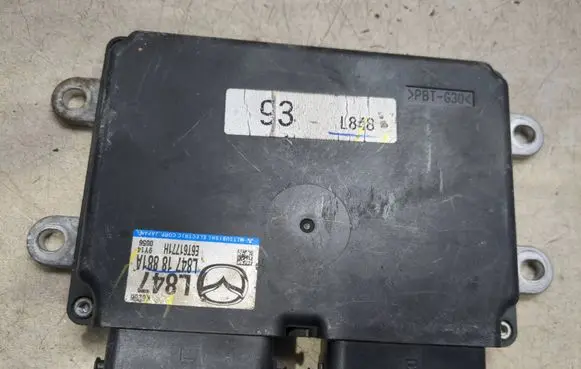 Mazda 6 Engine control unit/module K6266 L847 L84718881A