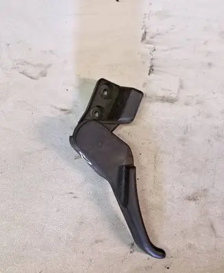 Volkswagen PASSAT B5.5 Engine bonnet (hood) release handle 3B1823533