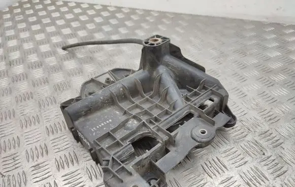 Battery tray