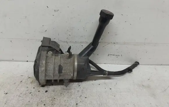 Citroen C4 I Picasso Power steering pump 9684252580