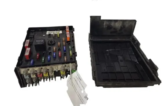 Volkswagen PASSAT B6 Fuse box set 3C0937125 1K0937132 017180061