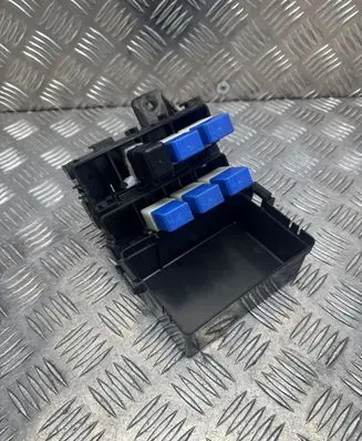 Nissan Navara D23 Relay mounting block 243821LA1D