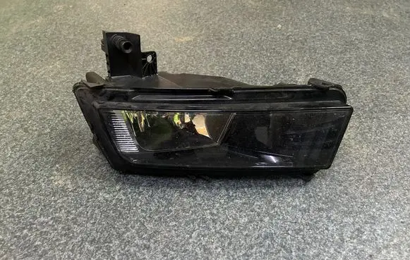 Volkswagen Touran II Front fog light 5TA941661A