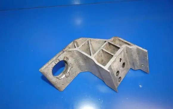 Mercedes-Benz C W205 Radiator mount bracket A2055014220 004150216D