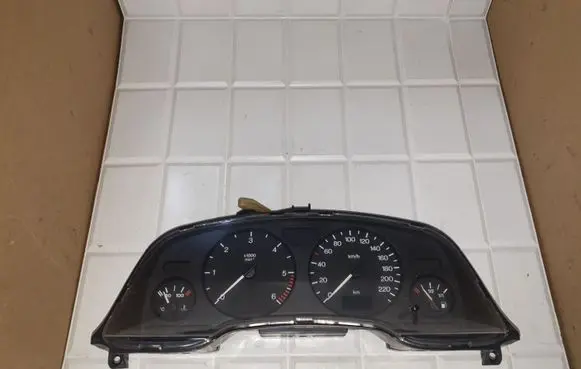 Opel Zafira A Speedometer (instrument cluster) EJ09228757 D241199