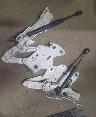 BMW X5 G05 Engine bonnet/hood hinges 7418202 7418201