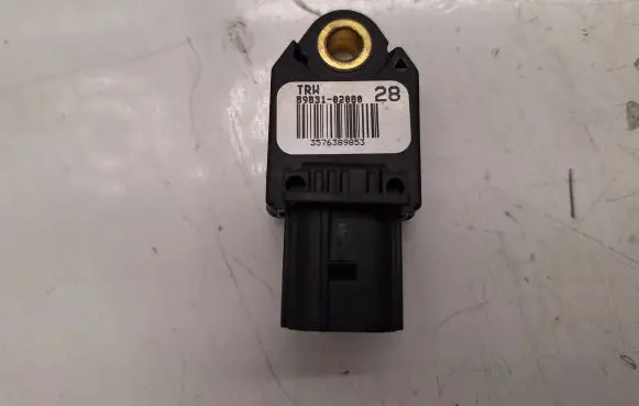 Toyota Auris 150 Airbag deployment crash/impact sensor 8983102080 3576389853