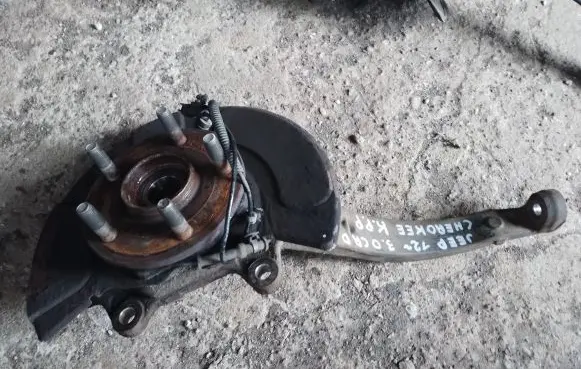 Jeep Grand Cherokee Front wheel hub