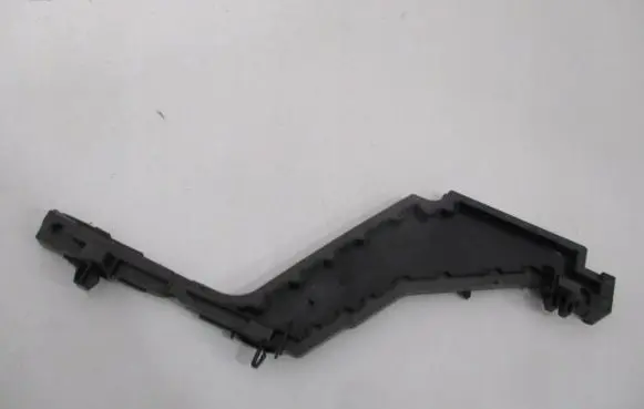 Peugeot Rifter Radiator mount bracket 9819500580