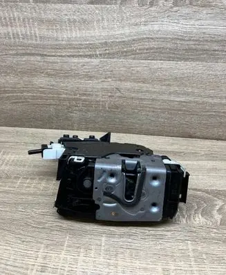 Mercedes-Benz E W212 Rear door lock A0997300635