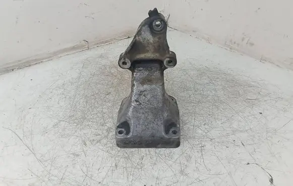 Mercedes-Benz C W203 Engine mounting bracket A6112230704
