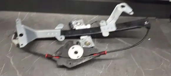 Ford Fusion Front window lifting mechanism without motor 2n11n23200
