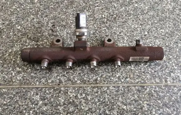 Nissan Note (E11) Fuel main line pipe 8200815617 H8200296867