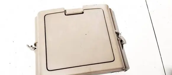 Chrysler Grand Voyager IV Glove box 1107563 841484