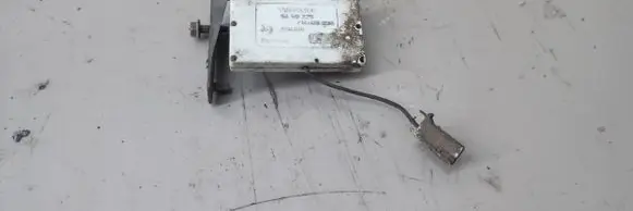 Volvo XC70 Aerial antenna amplifier 9459229 AAR836 9T008