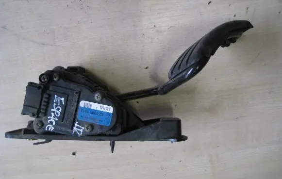 Renault Espace - Grand espace IV Accelerator throttle pedal 8200007513