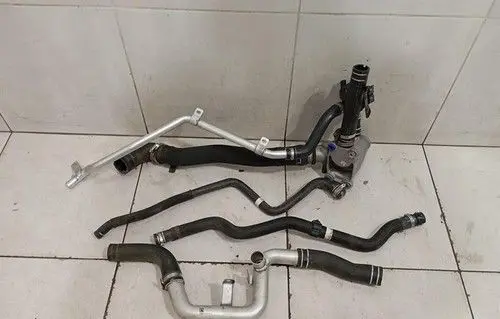 Ferrari FF Thermostat housing