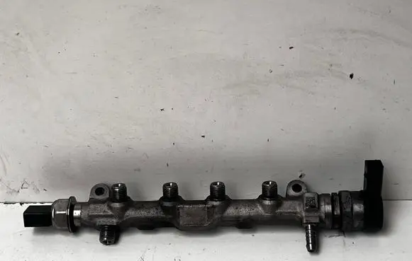 Volkswagen Polo V 6R Fuel main line pipe 057130764AB