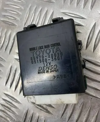 Toyota Avensis T220 Door control unit/module 8597020010