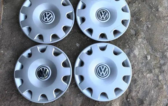 Volkswagen Bora R15 wheel hub/cap/trim 1J0601147N