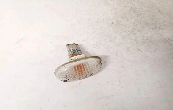 Chevrolet Aveo Front fender indicator light