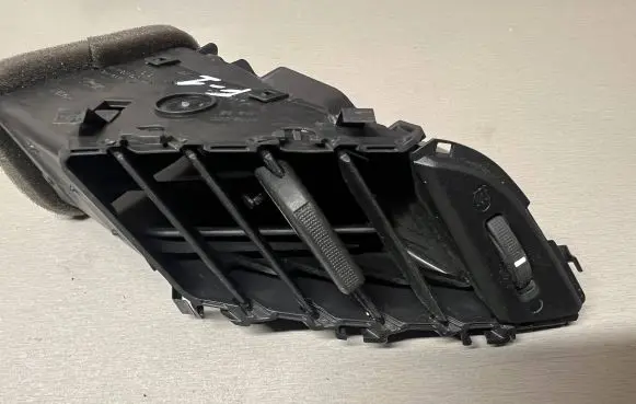 Ford Fiesta Dash center air vent grill 8A61A018B08AFW