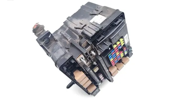 KIA Sportage Fuse module 91262-F1050 3317425173N