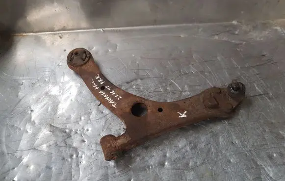 Toyota Avensis T250 Front lower control arm/wishbone