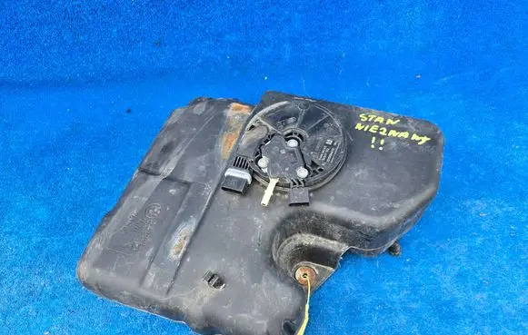 BMW 5 F10 F11 AdBlue liquid reservoir 7286064