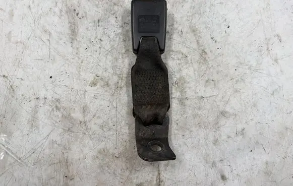 BMW 3 E30 Rear seatbelt buckle 9117261