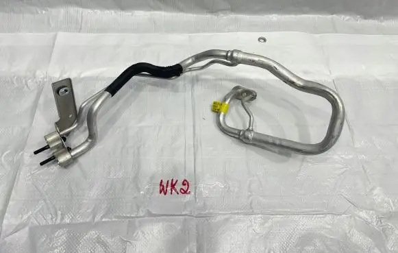 Jeep Grand Cherokee Air conditioning (A/C) pipe/hose 68217214AD