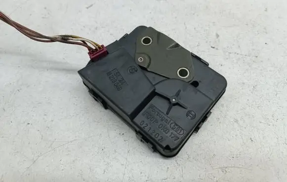 BMW 3 E46 Tailgate window lock/catch/latch 8218849 F00P0K0177 51248218849