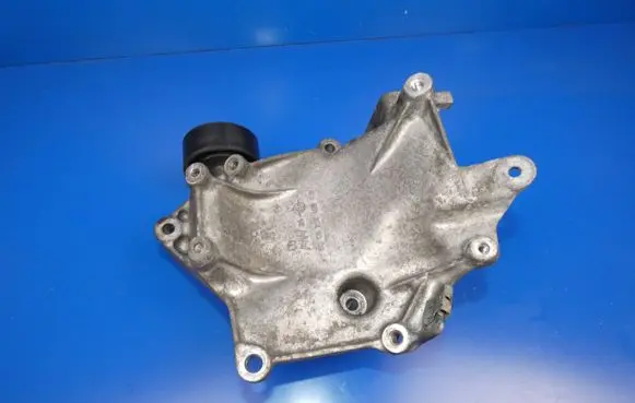 Mercedes-Benz C W205 Generator/alternator bracket A6512340339