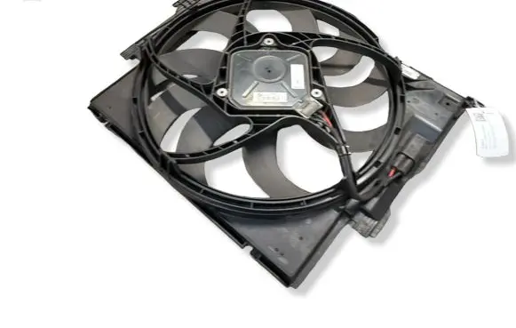 BMW 3 F30 F35 F31 Coolant radiator 15272311