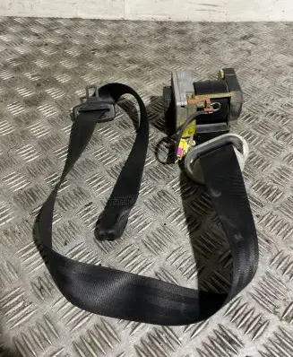 Volkswagen Golf IV Front seatbelt 1J3857706J