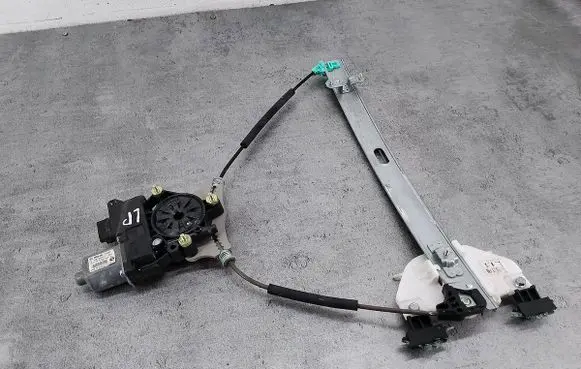 KIA Stonic Front door window regulator with motor 82450-H8010