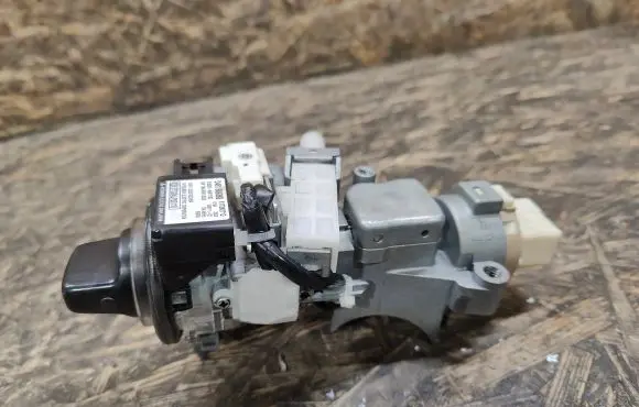 Mazda CX-9 Engine start stop button switch D46166938B