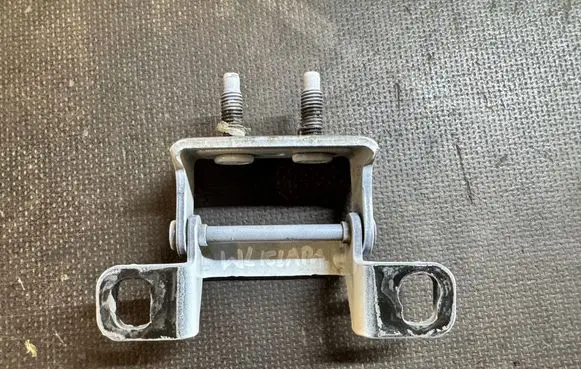 Jeep Grand Cherokee WL Tailgate/trunk/boot hinge