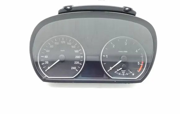 BMW 1 E81 E87 Speedometer (instrument cluster) 102495284 916682101 916682101E