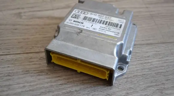 Audi A8 S8 D4 4H Airbag control unit/module 4H0907637